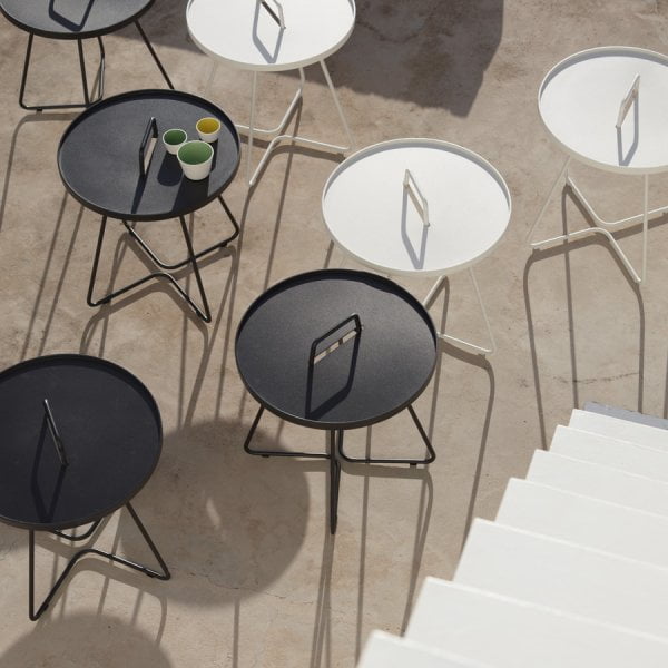 ON-THE-MOVE Side Table Cane-line Outdoor Collection - WGU Design