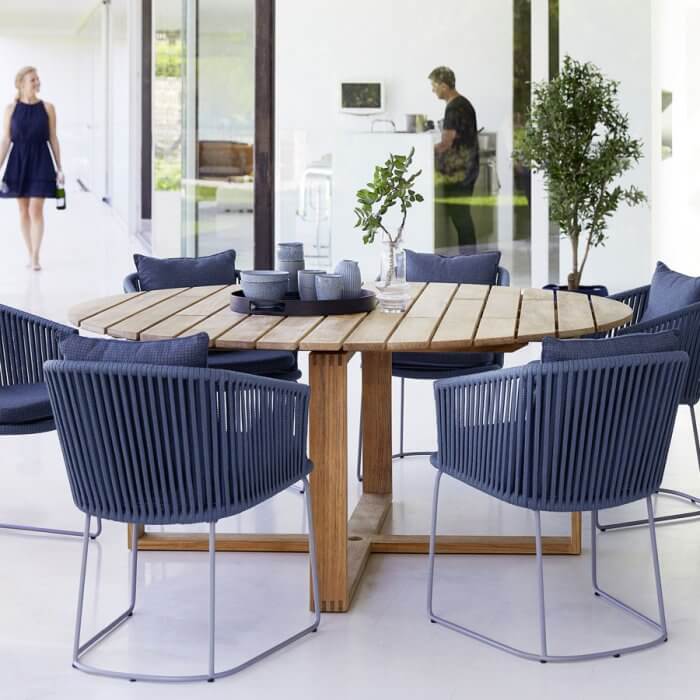 ENDLESS Round Dining Table - Cane-line - WGU Design Luxury Outdoor Furniture